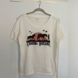 Grace & Lace Chasing Dreams tee, size medium.